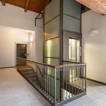 דירה Hostdomus - Urban Loft *