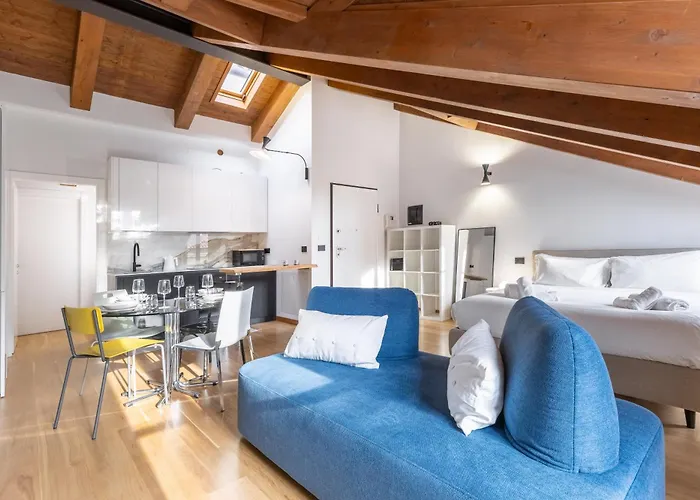 Apartment Hostdomus - Urban Loft