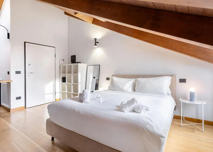 Hostdomus - Urban Loft * Turin