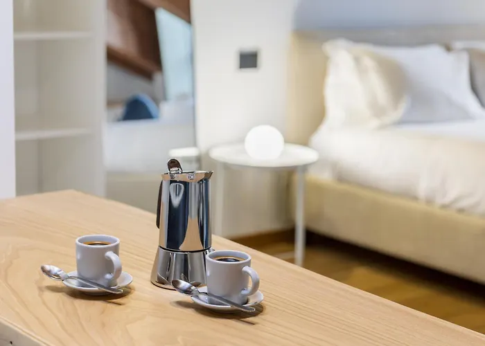 Hostdomus - Urban Loft Apartment