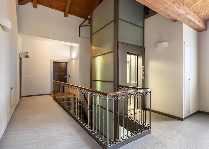 Apartment Hostdomus - Urban Loft *